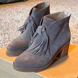UGG Grey Suede Ankle Booties Fringe Block Heel Boho Western Size 8 Like New
